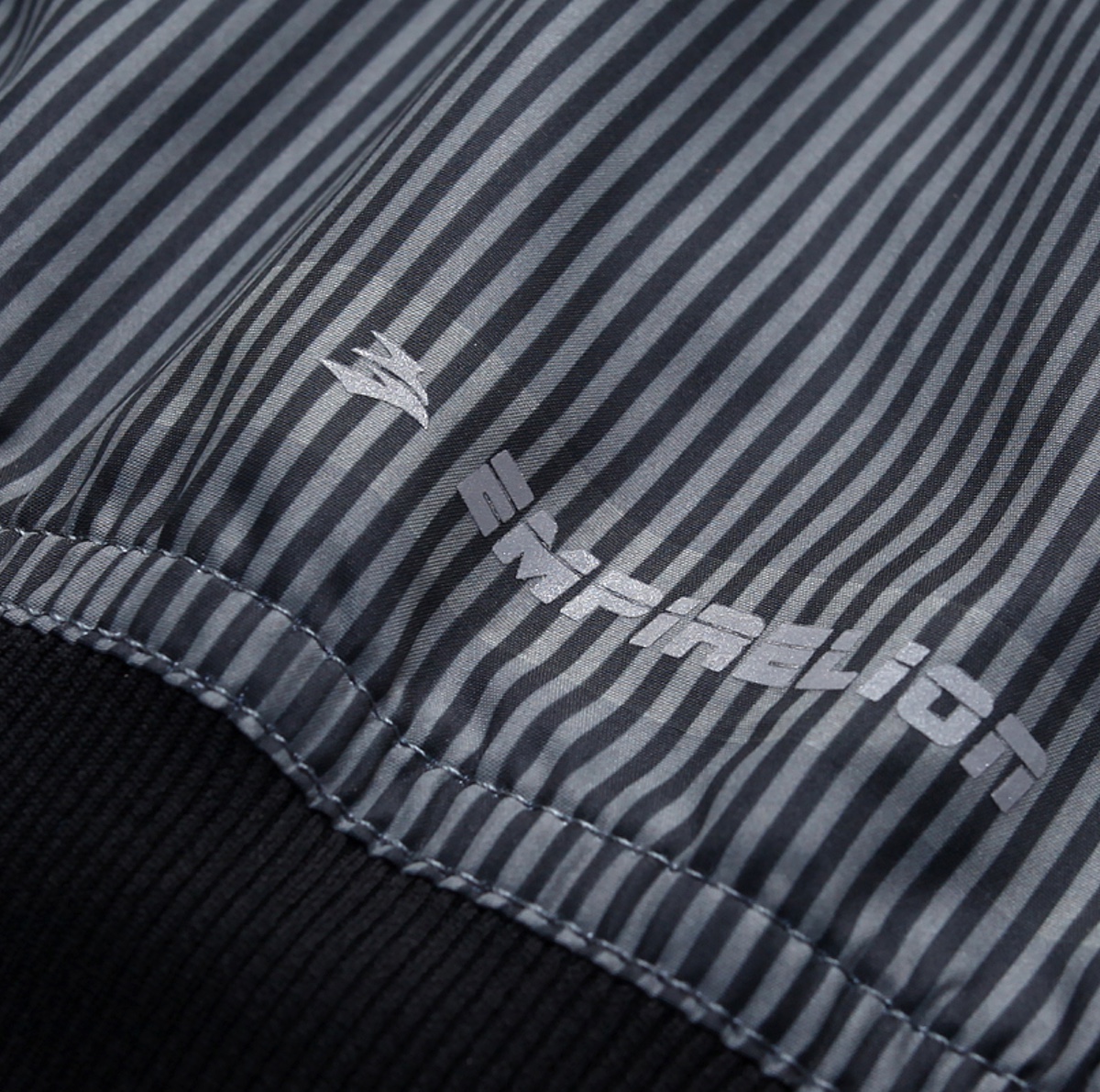 Reflektierende Logo Druck vorne und hinten