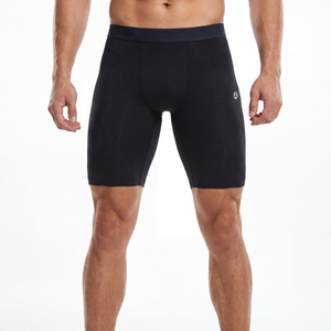 ENTWICKELTE LEISTUNGS-KURZE TIGHT