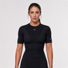 ENGINEERED PERFORMANCE Damen-Kurzarmoberteile