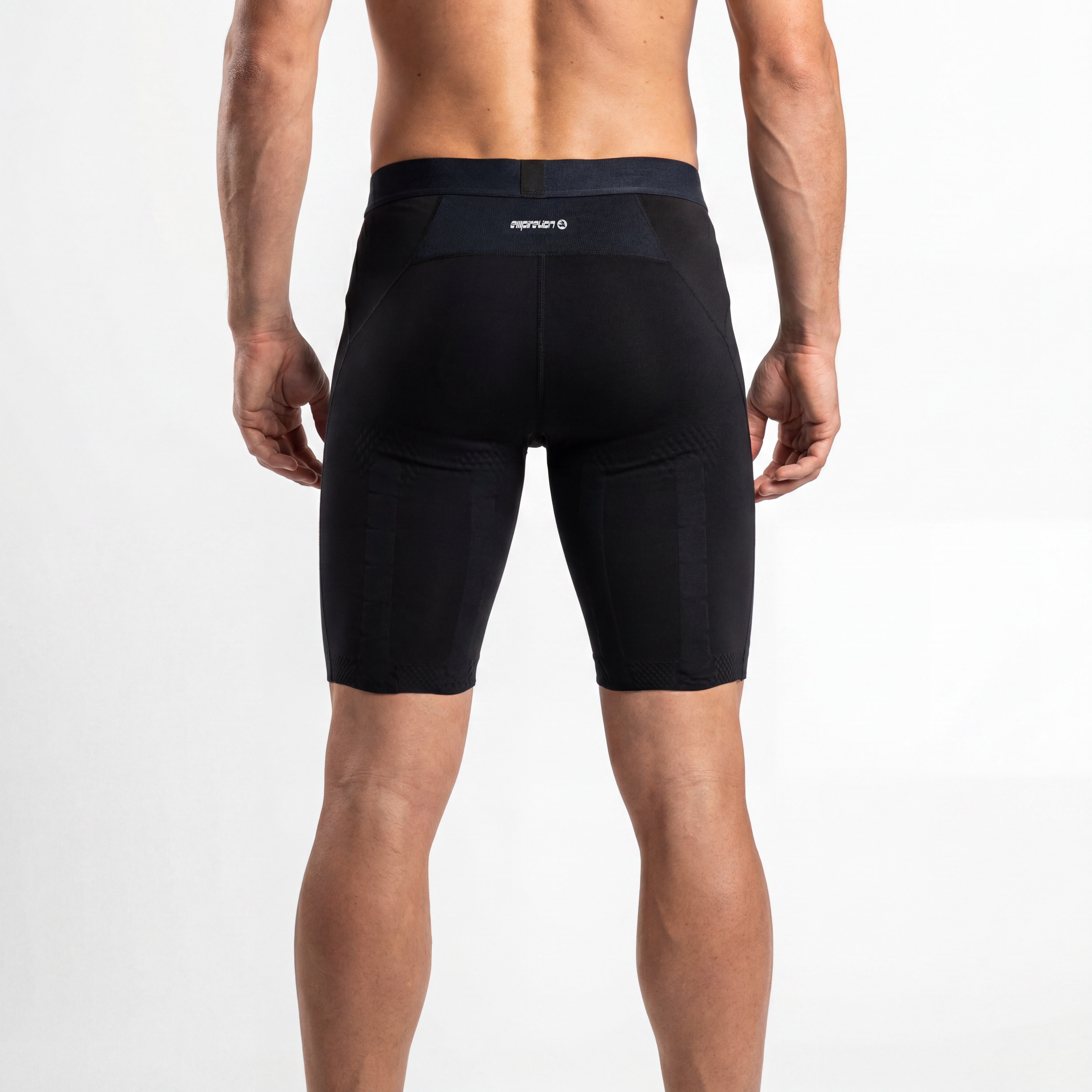 ENTWICKELTE LEISTUNGS-KURZE TIGHT
