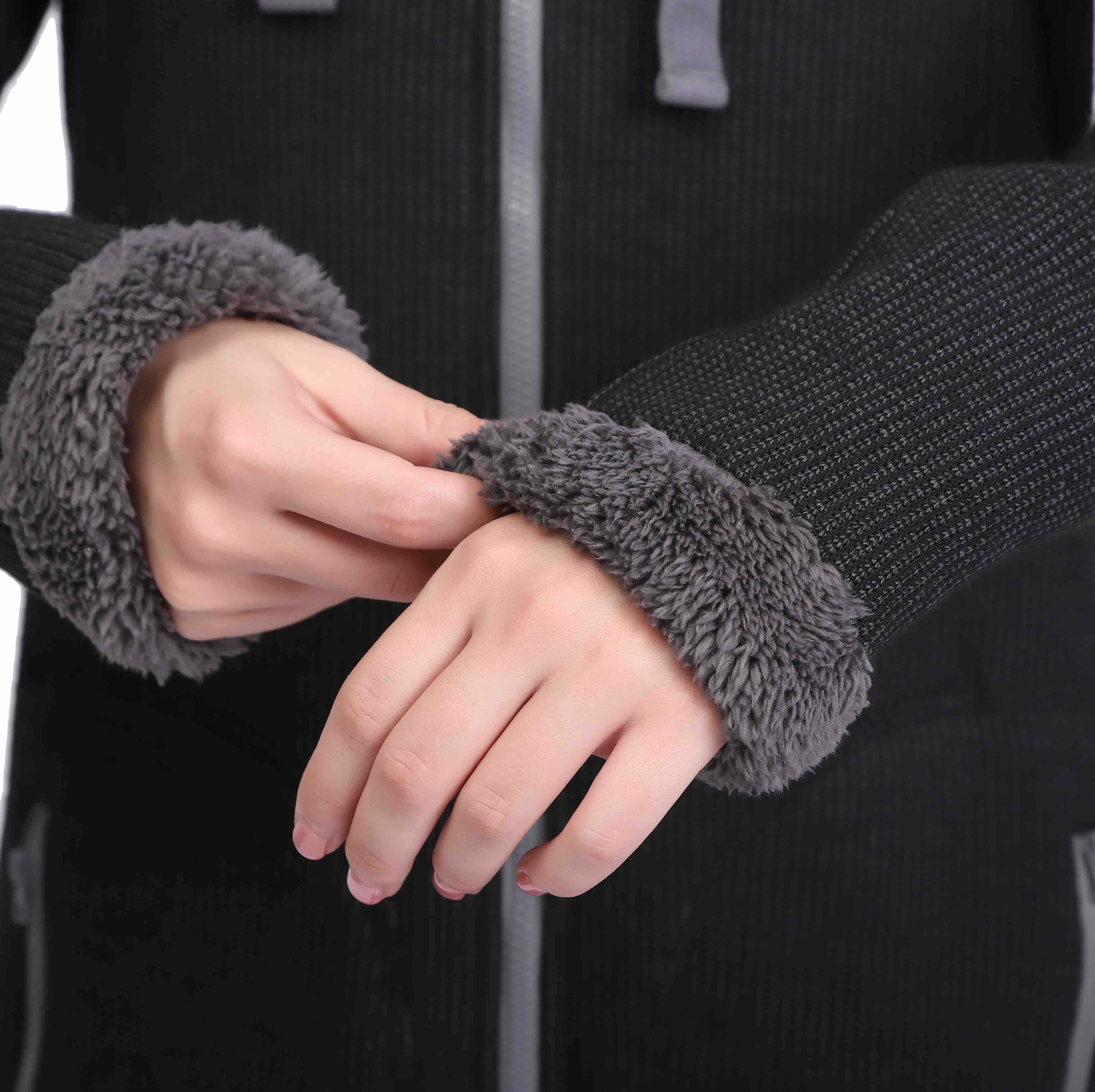 Zottelige Manschetten