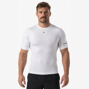 ENGINEERED PERFORMANCE Kurzarm-Oberteile für Herren