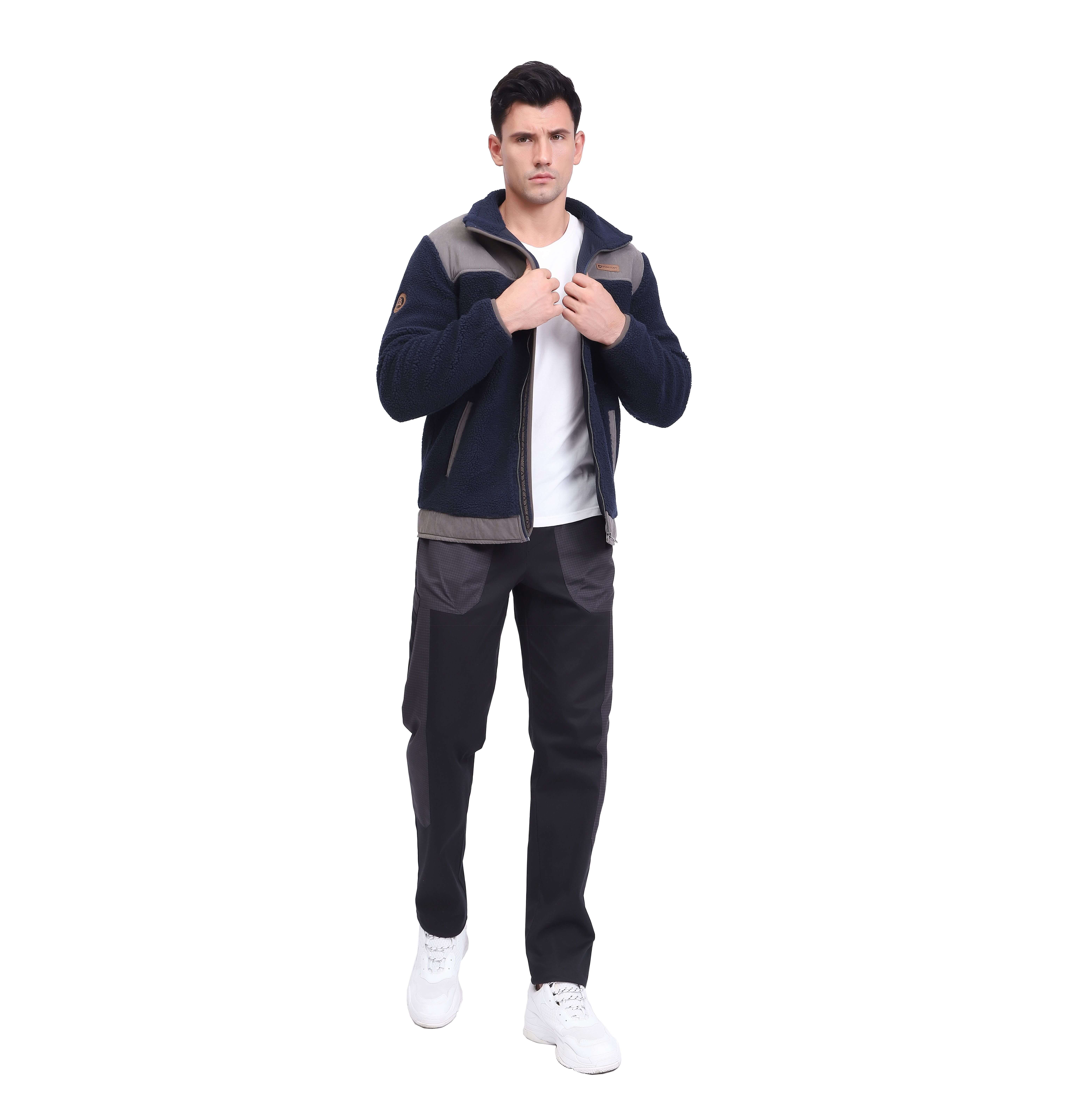 Schwere Jacke wandern