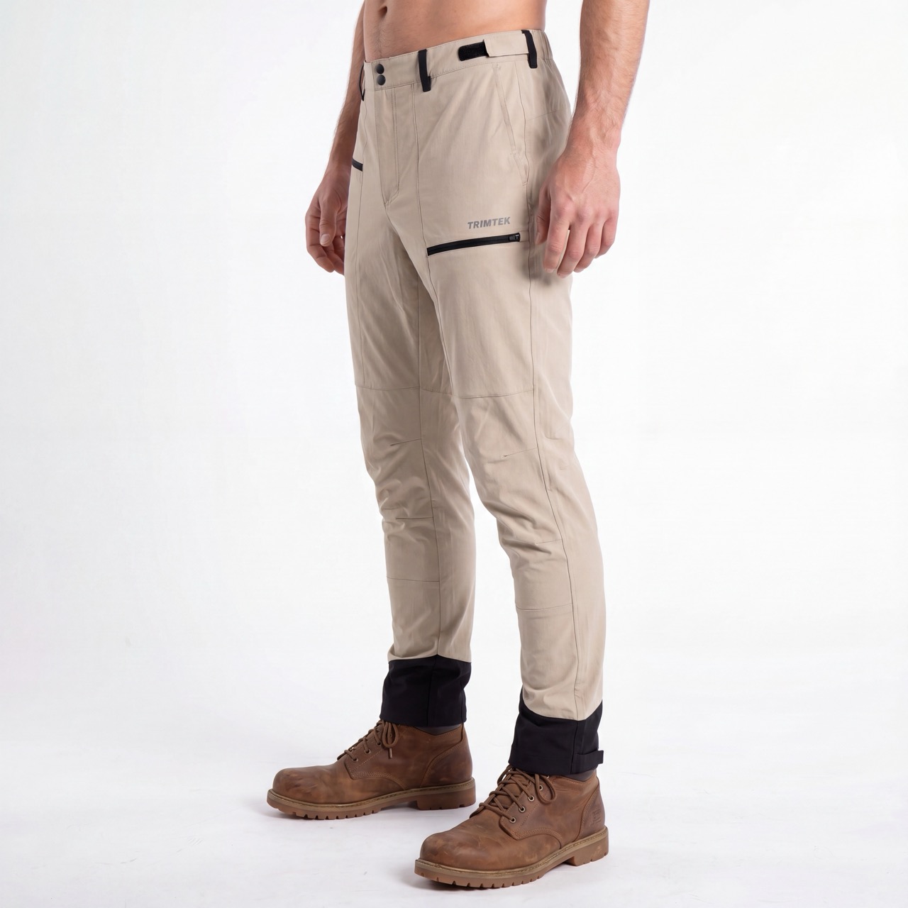 Leichte Herren-Wanderhose. Stilvolle, atmungsaktive Trekkinghose mit Einsätzen